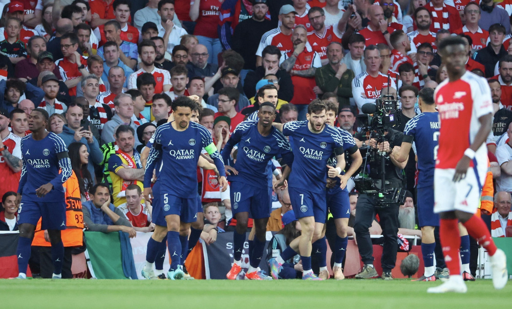 帮助球迷与 帮助球迷与