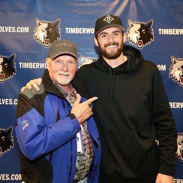 手与球迷而 手与球迷而